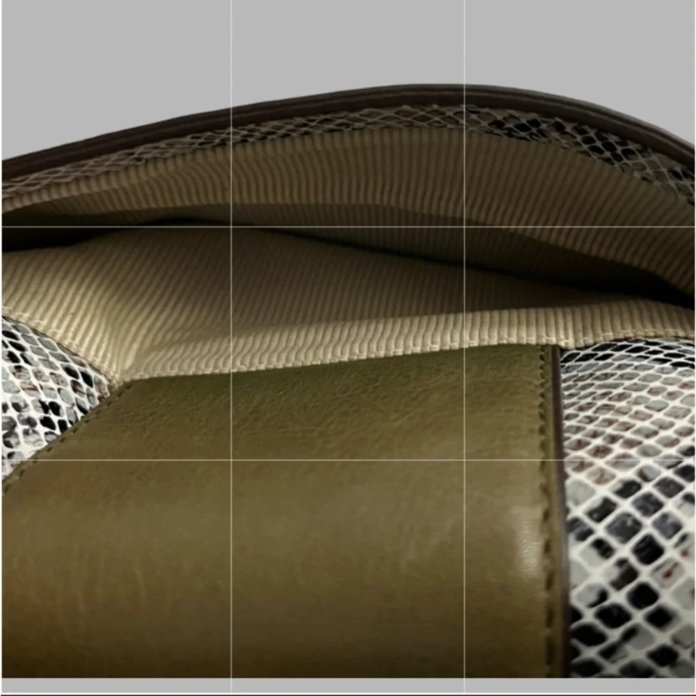 Radley London Woman Crossbody Handbag - Picture 8 of 15